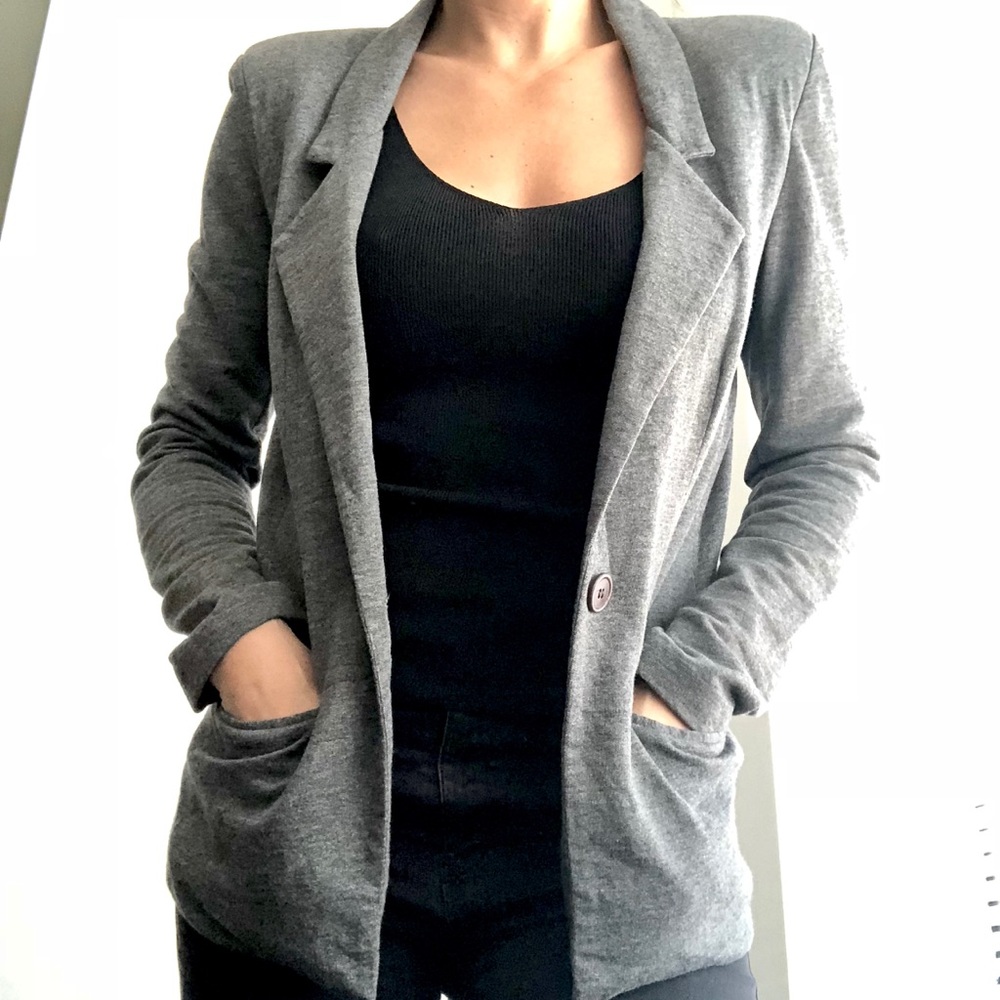 Cozy jersey Blazer with comfy pockets!